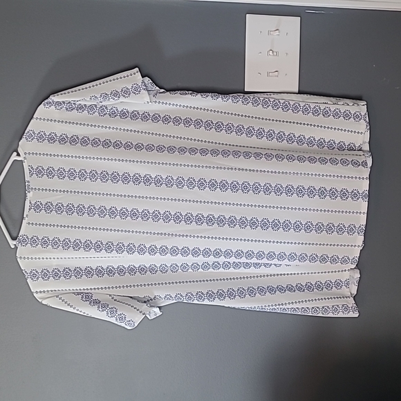 White and Blue Flowy Short Sleeve Top - Picture 2 of 2